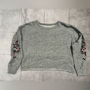 Abercrombie & Fitch Gray Floral Crop Sweater